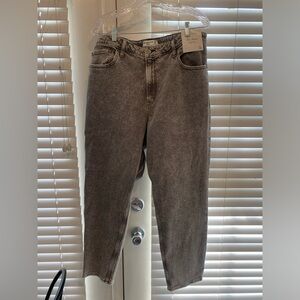 NWT Abercrombie Jeans Curve Love High Rise Mom Jeans Size 33 16 Regular